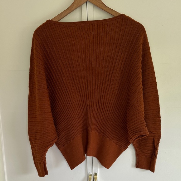 Elegant Rust Ribbed Sweater - Picture 5 of 7